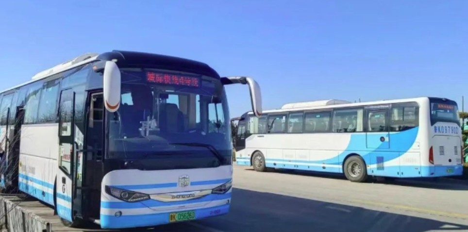 乘坐城際4號線，打卡布魯維斯、那香海、海草部落，連線貓頭山、火炬八街。